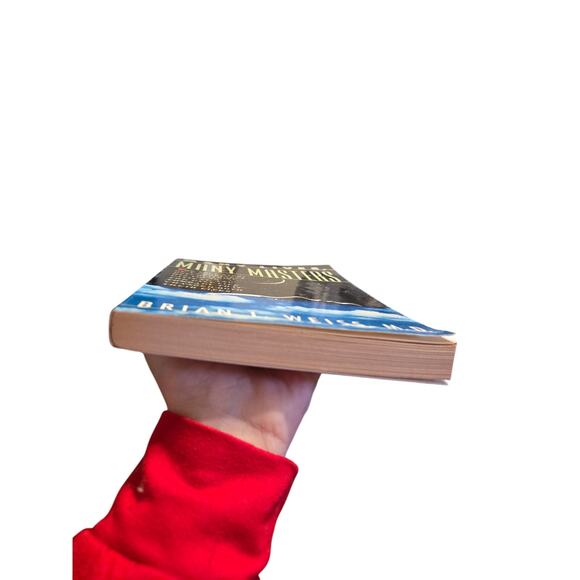 Many lives, many masters by Brian L. Weiss M.D. 0671657860 fireside book - Picture 3 of 8